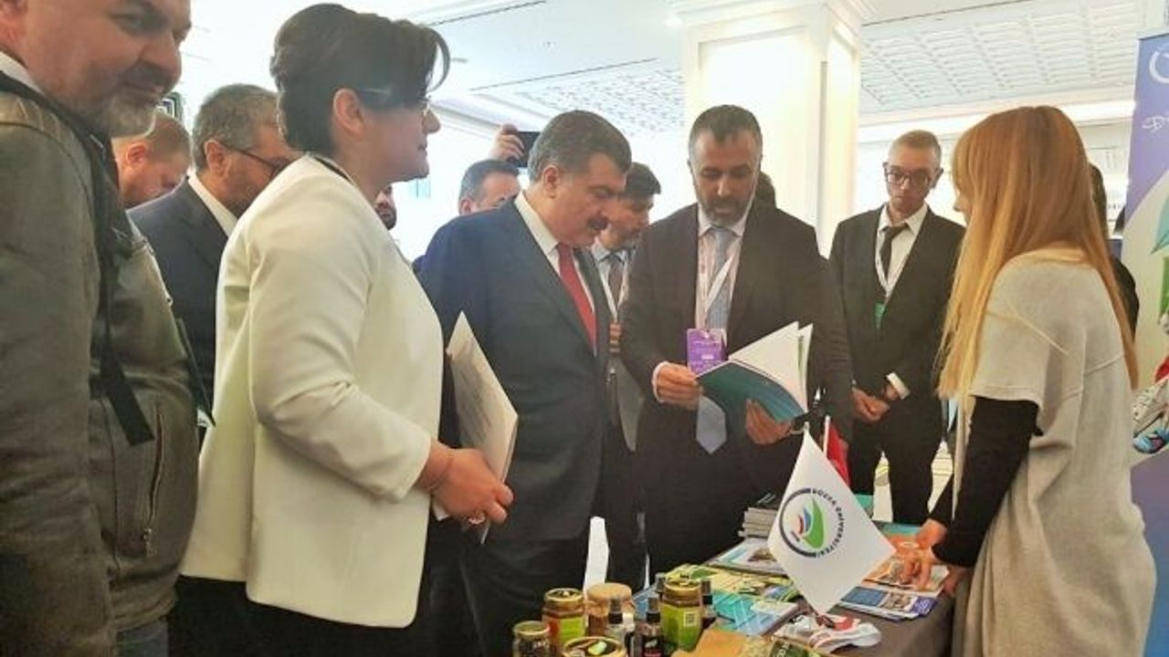Düzce Üniversitesi 2. Uluslararası Geleneksel ve Tamamlayıcı Tıp Kongresi’ne katıldı