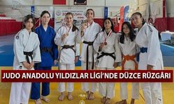 DÜZCE’NİN KIZ JUDO TAKIMI TÜRKİYE ÜÇÜNCÜLÜĞÜNÜ KAZANDI