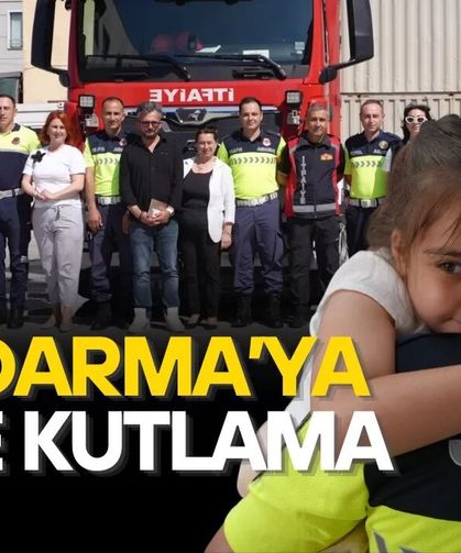 BAZI KAHRAMANLAR PELERİN TAKMAZ, ÜNİFORMA GİYER