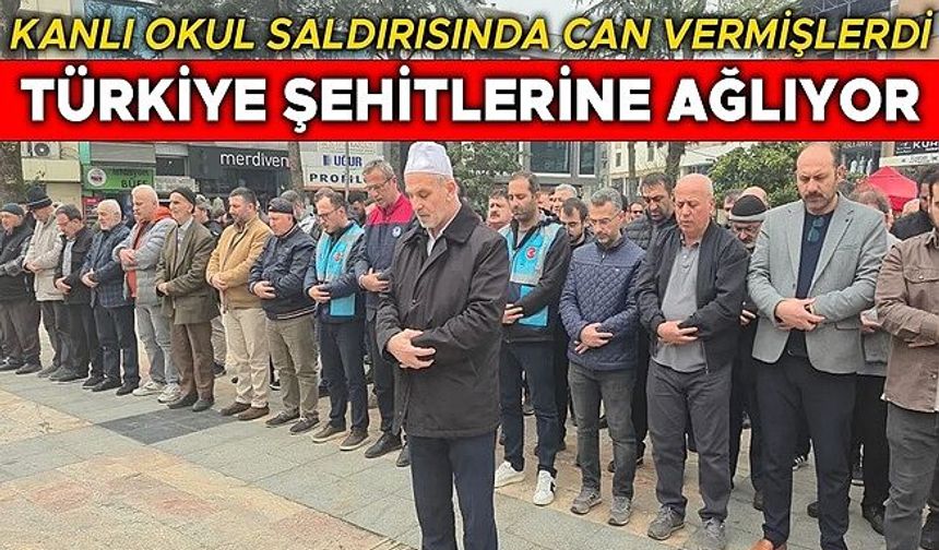 DÜZCE’DE ŞEHİT ÖĞRETMEN VE ÖĞRENCİLER İÇİN GIYABİ CENAZE NAMAZI KILINDI